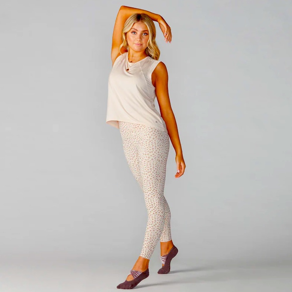 Tavi Sold @Neiman Marcus Dune Evolution Tank & Dune Lynx Cozy Jogger Set SzS